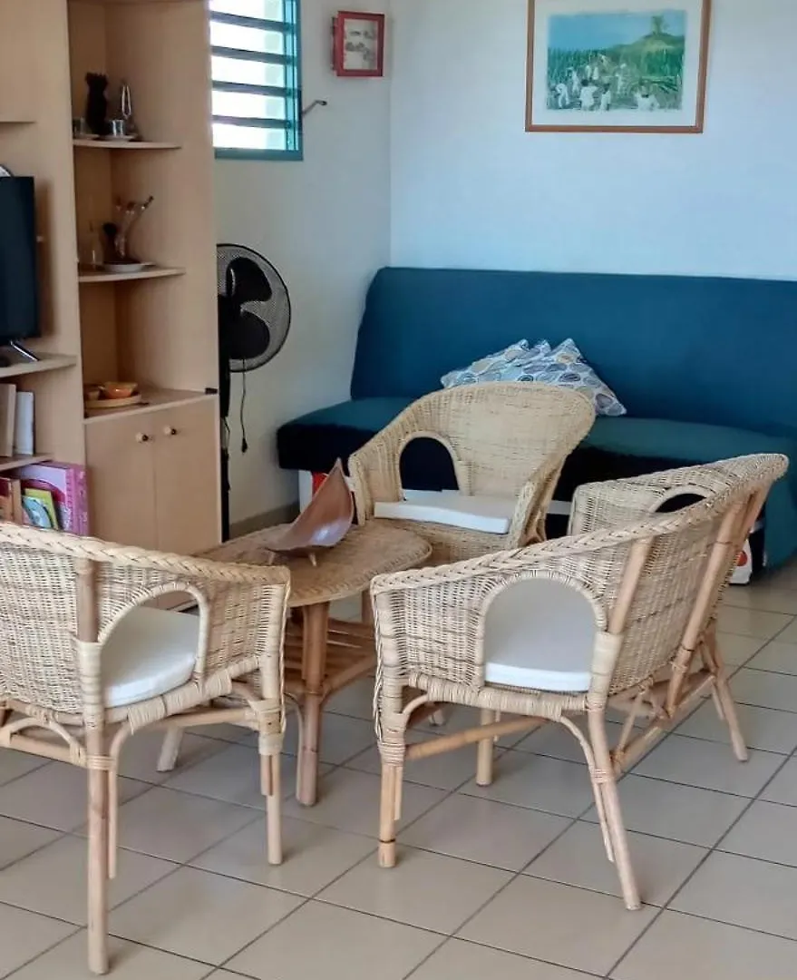 Апартаменты Appartement Moderne Avec Vue Sur La Mer A Sainte Anne 30 M²